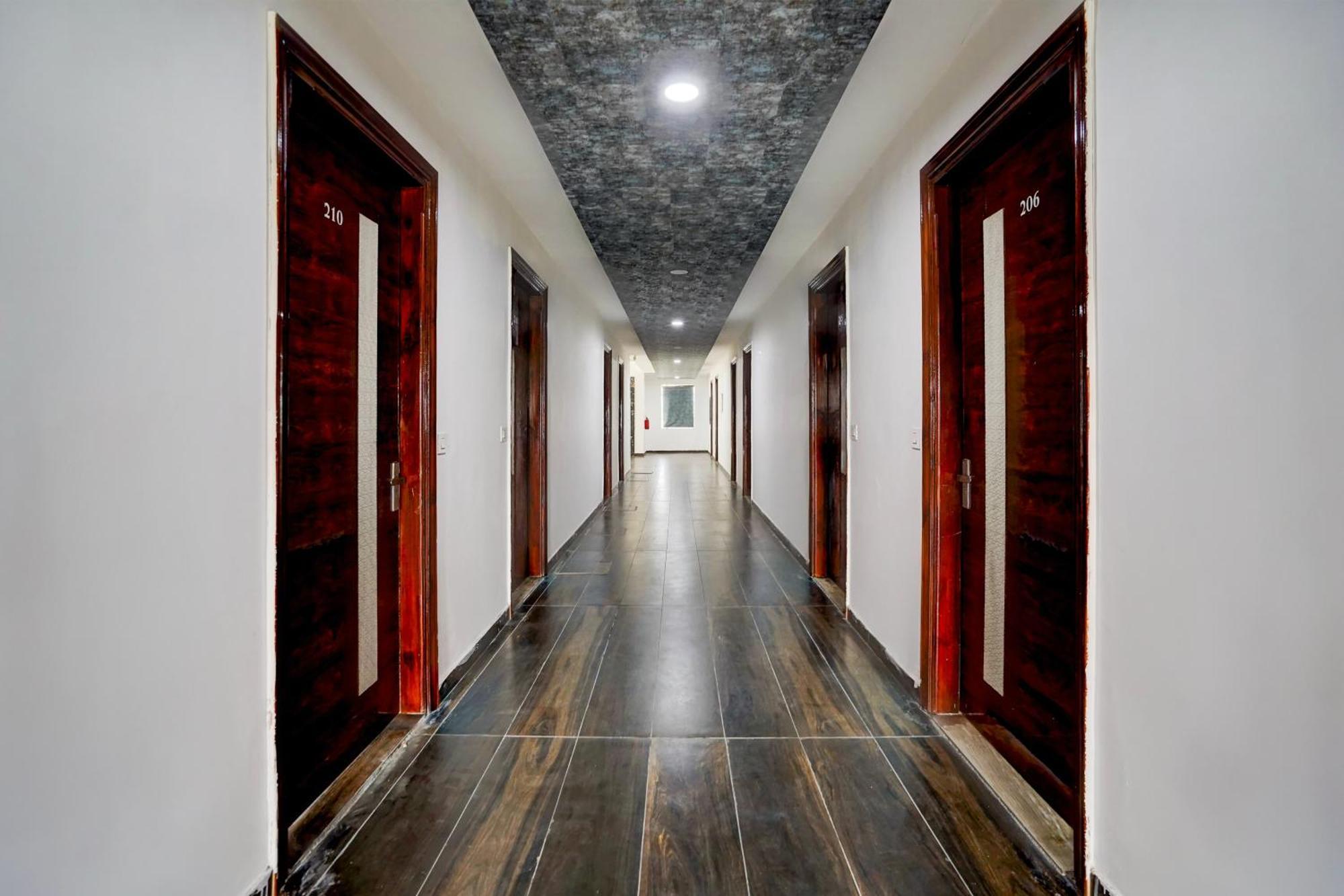 Collection O The God'S Palace Resort Meerut Bagian luar foto