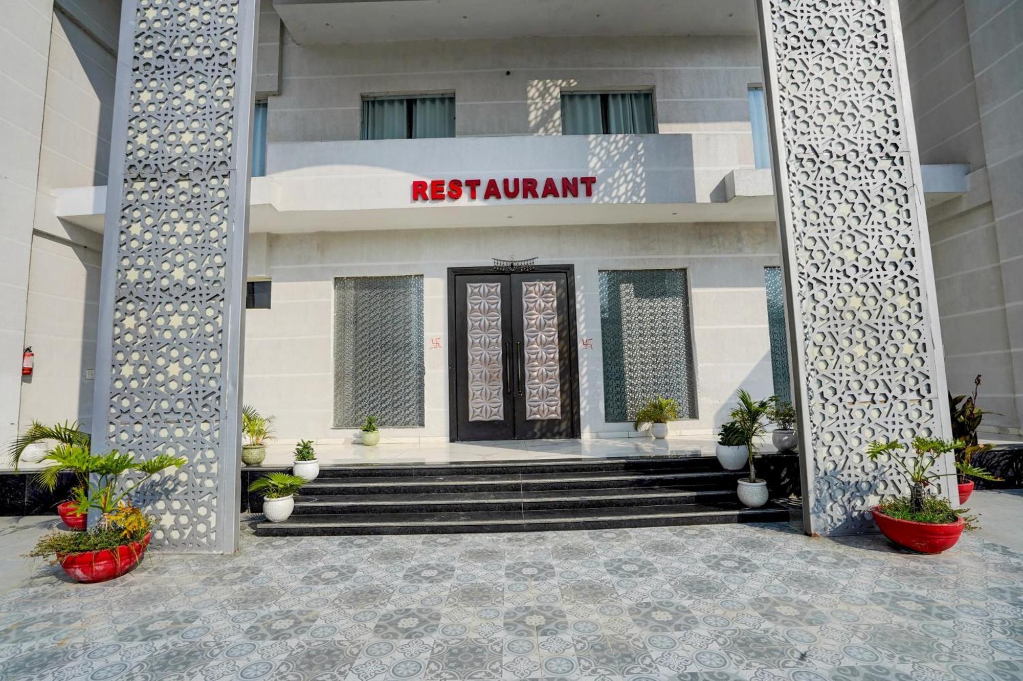 Collection O The God'S Palace Resort Meerut Bagian luar foto