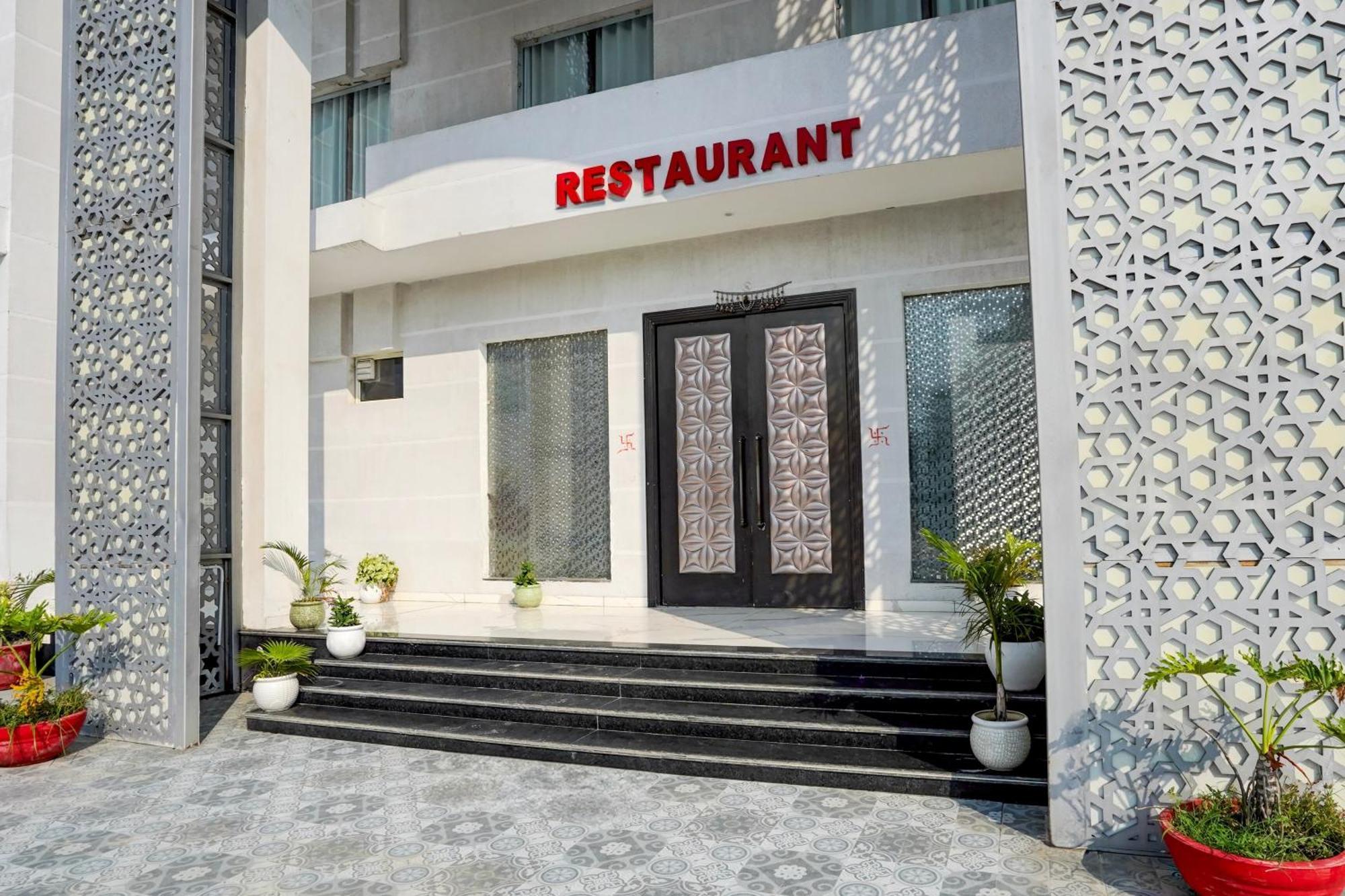 Collection O The God'S Palace Resort Meerut Bagian luar foto