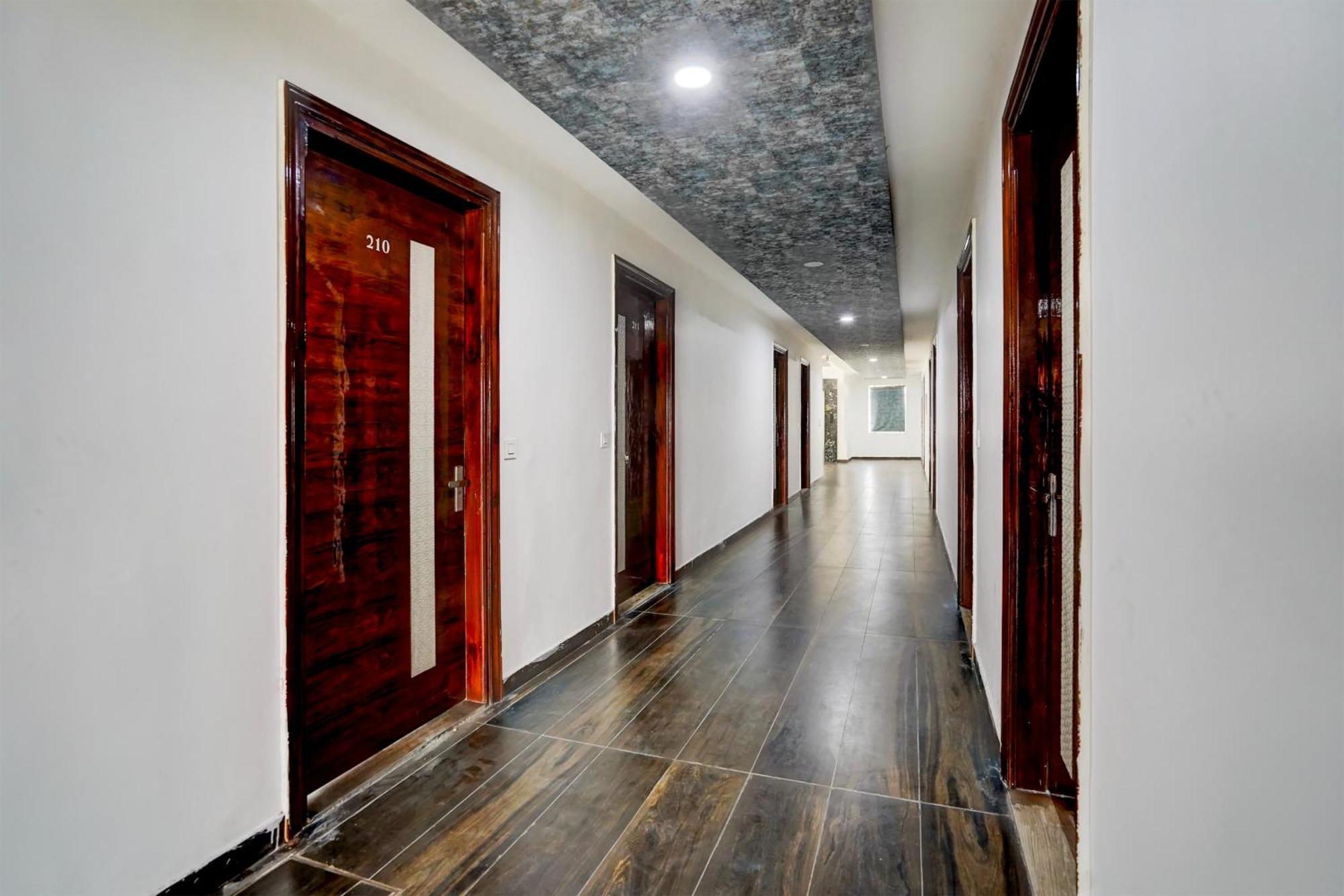 Collection O The God'S Palace Resort Meerut Bagian luar foto
